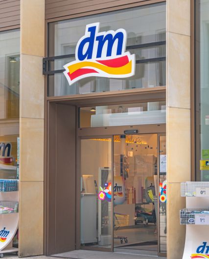 DM